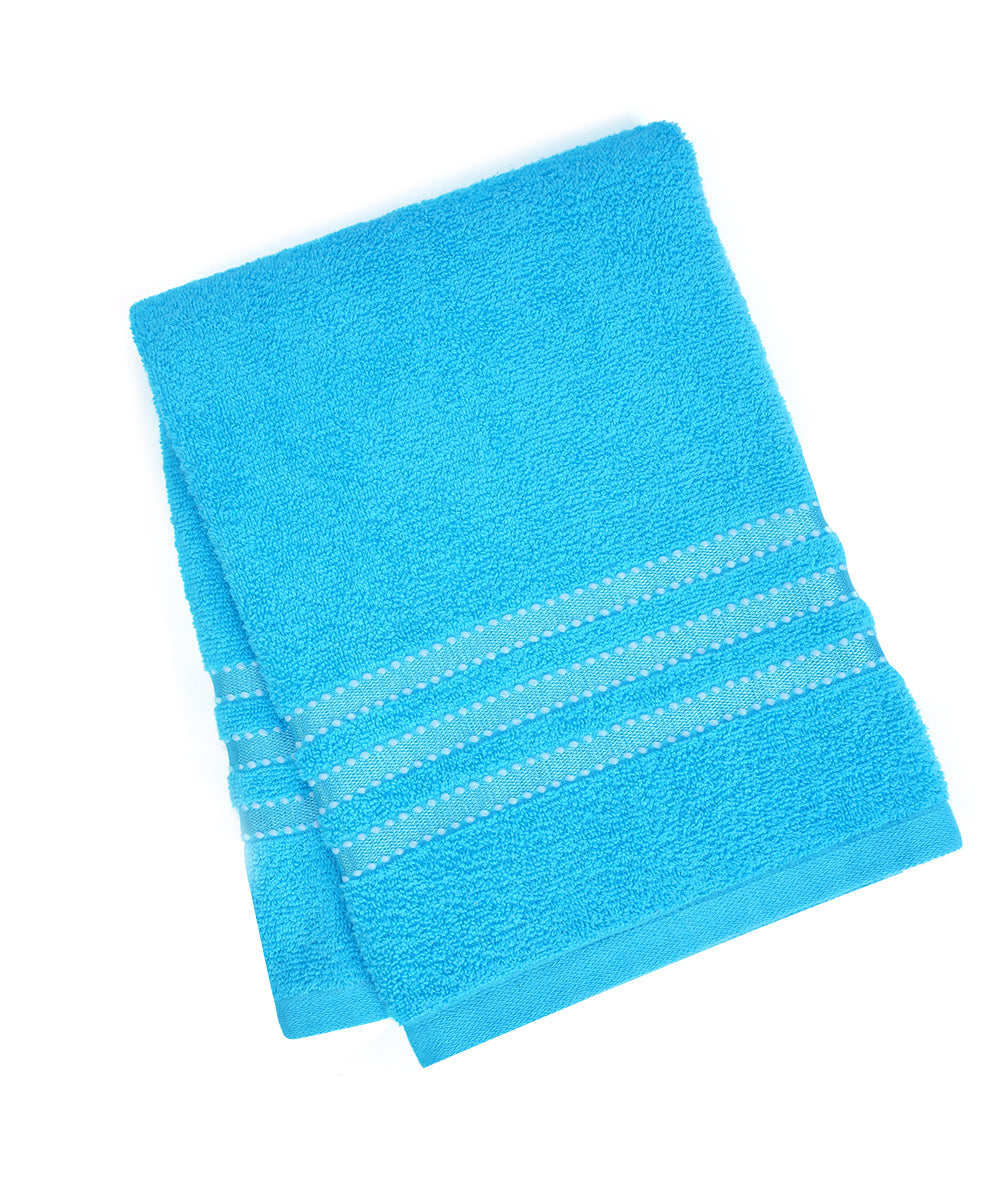 Luxury towel set featuring Prime Club Rivera towels made from premium cotton for ultimate softness.