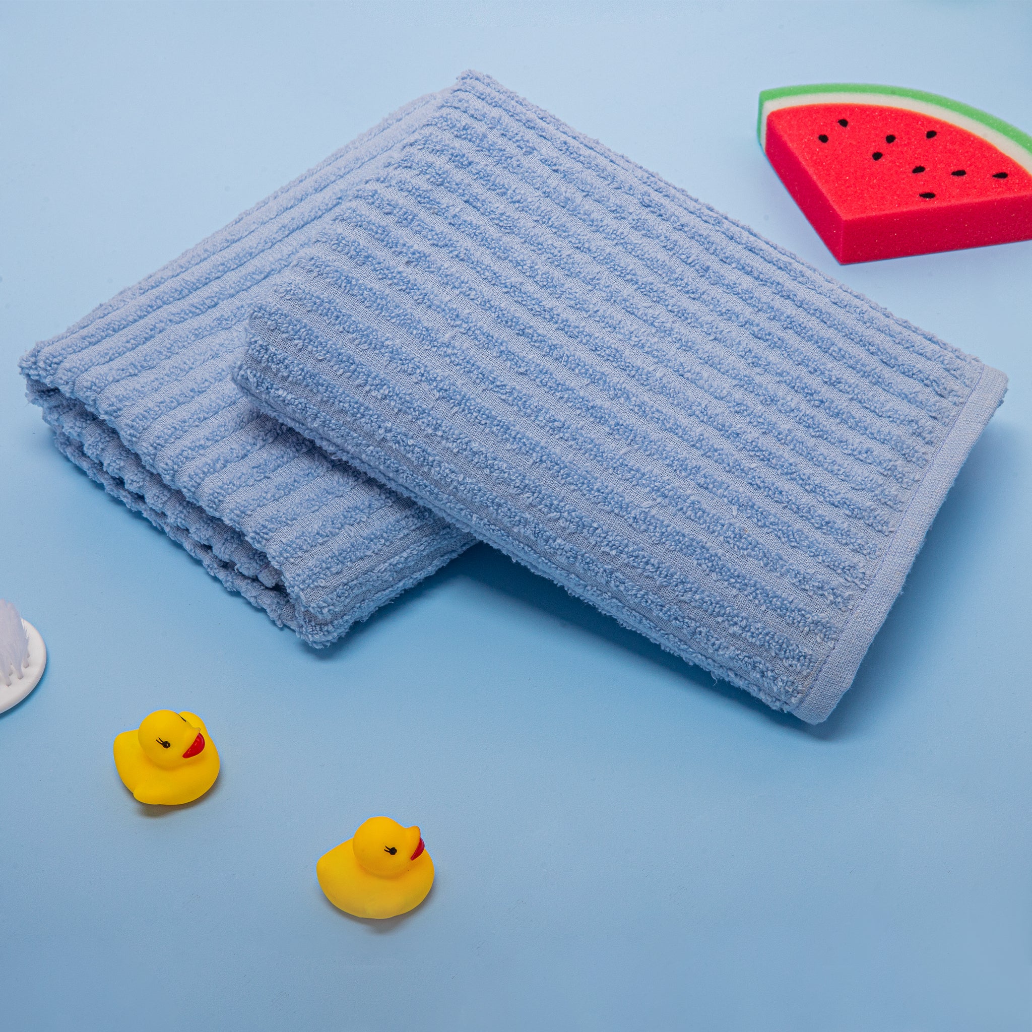 "Soft baby bath towel perfect for newborns and toddlers, offering comfort and warmth."